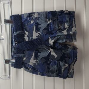 Old Navy Dinosaur Camo Cargo Shorts 2T with belt
